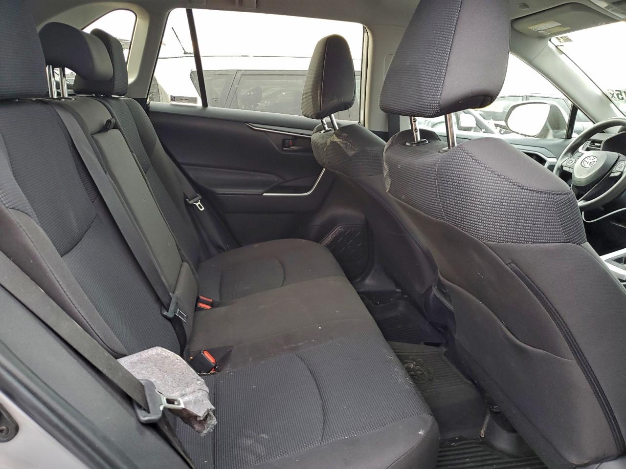 2024 TOYOTA RAV4 LE photo 10