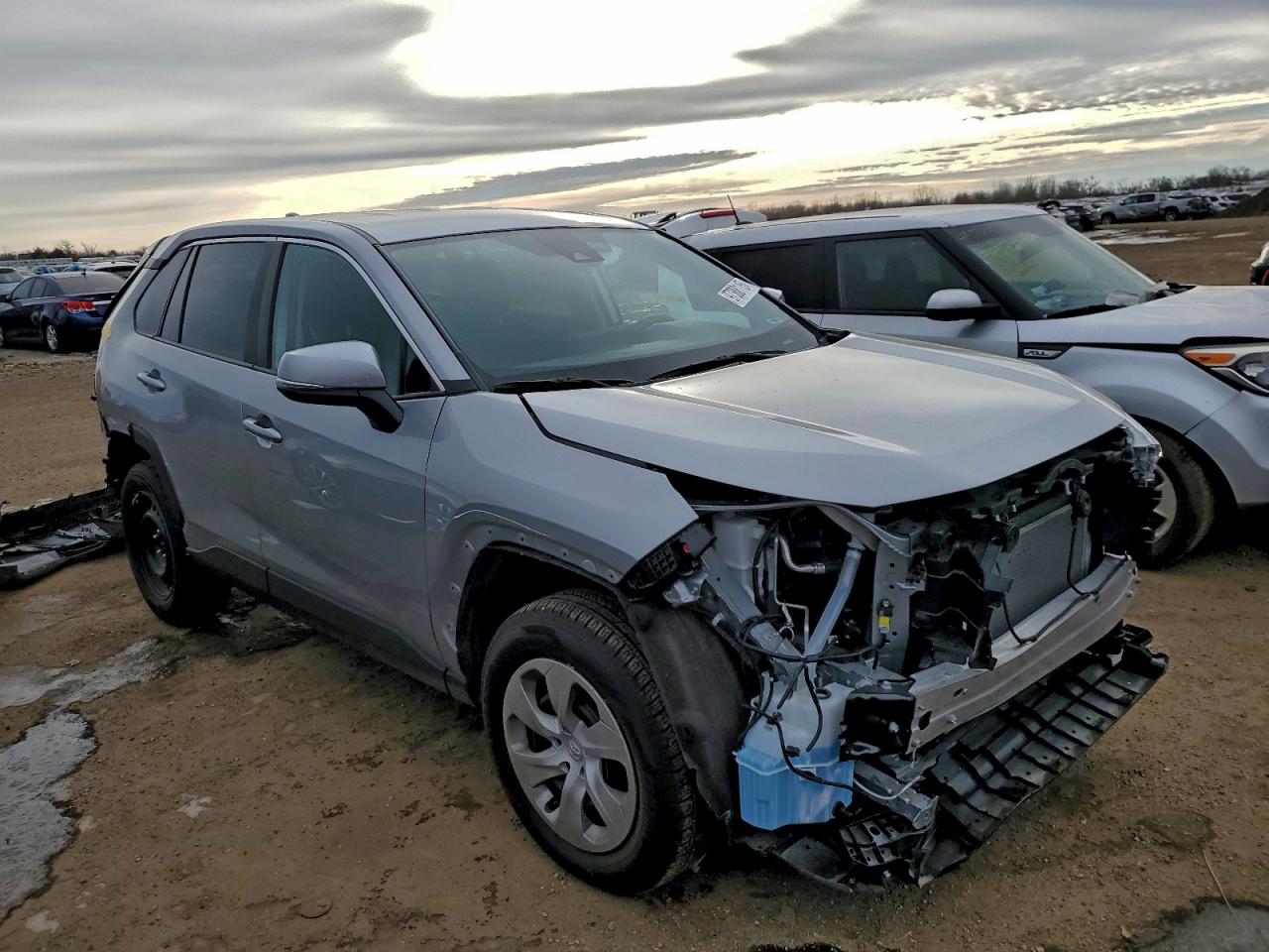 2024 TOYOTA RAV4 LE photo 4