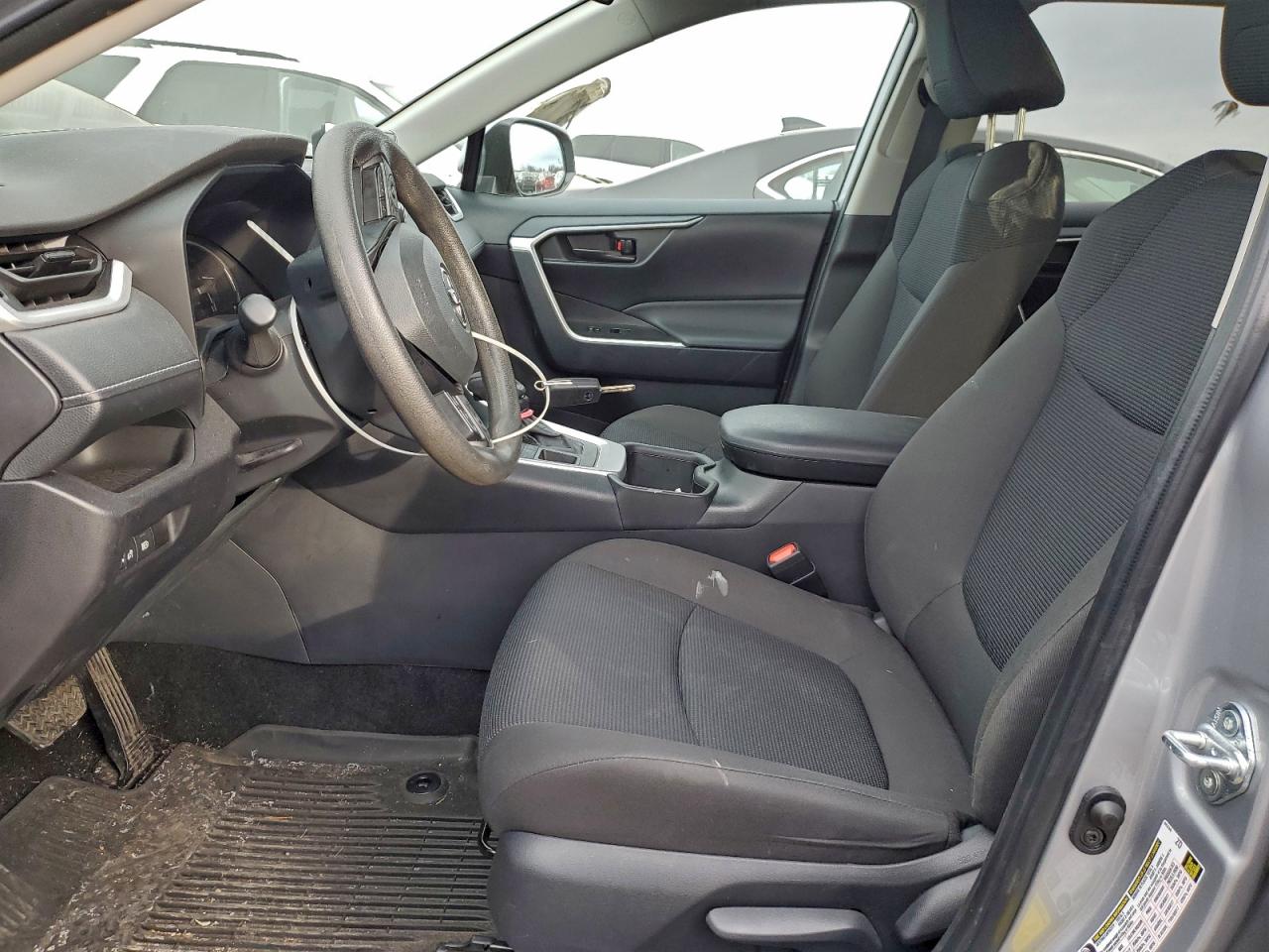 2024 TOYOTA RAV4 LE photo 7
