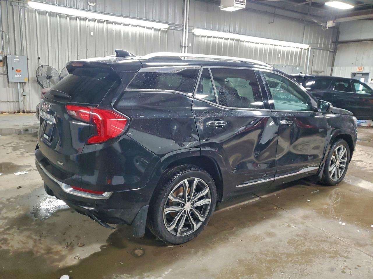 2018 GMC TERRAIN DENALI photo 7