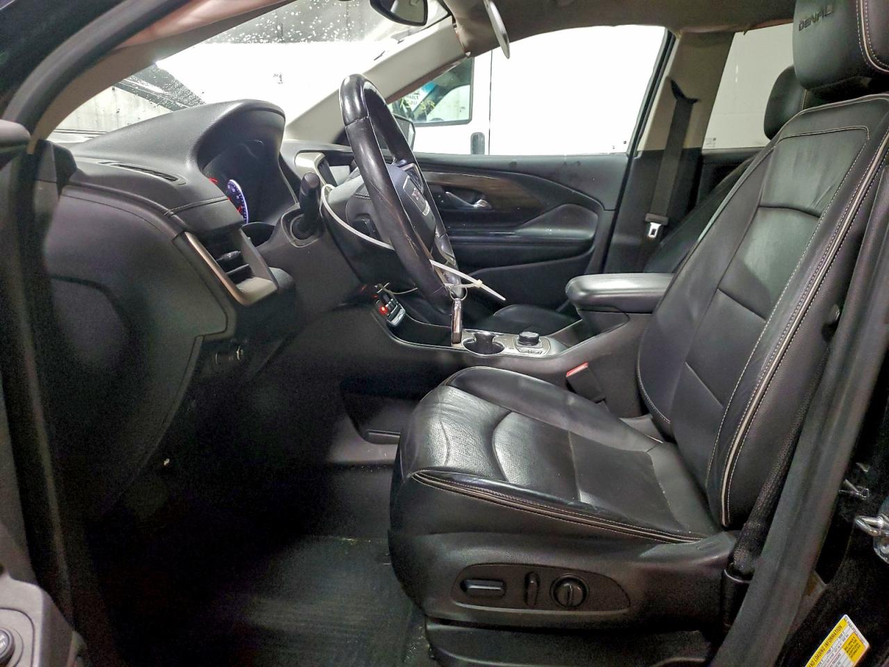 2018 GMC TERRAIN DENALI photo 19
