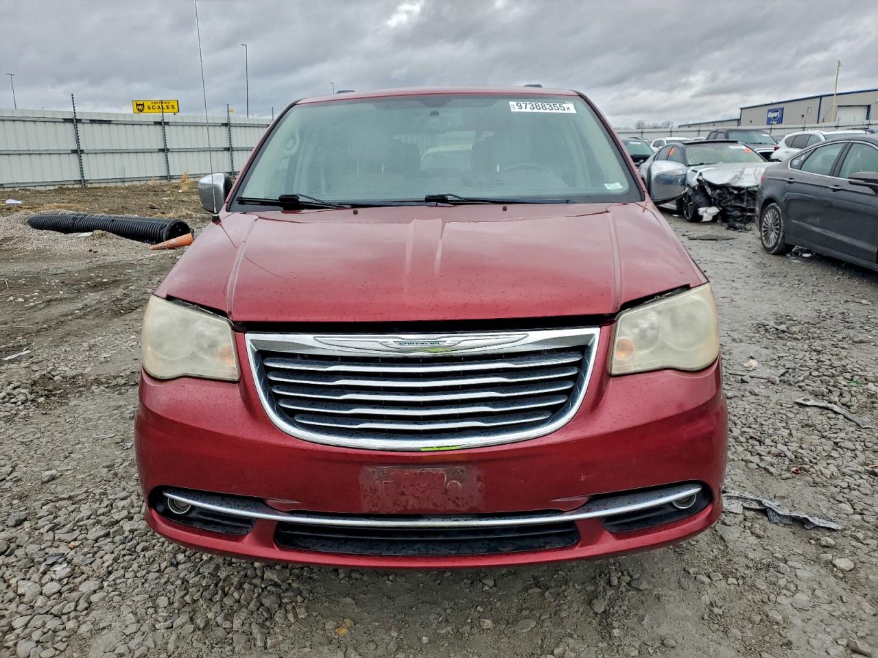 2013 CHRYSLER TOWN & COUNTRY TOURING L photo 5