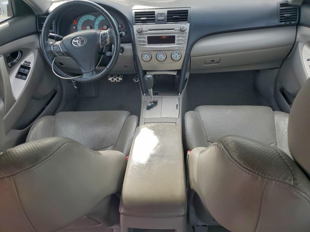 2011 TOYOTA CAMRY BASE photo 8