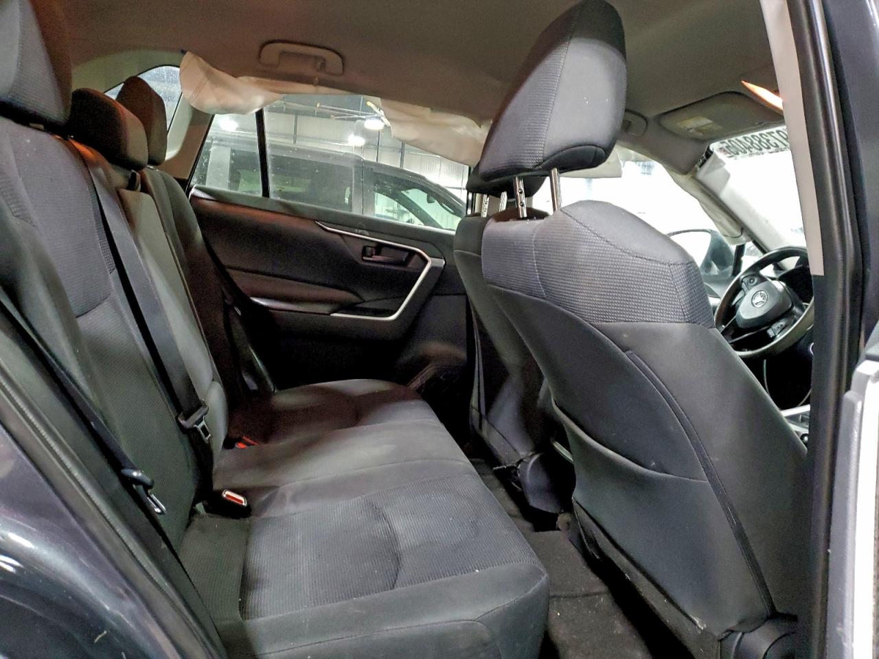 2019 TOYOTA RAV4 LE photo 21