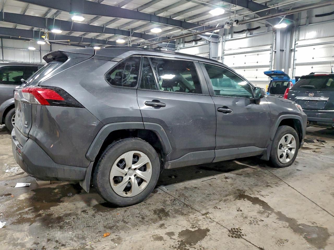 2019 TOYOTA RAV4 LE photo 5