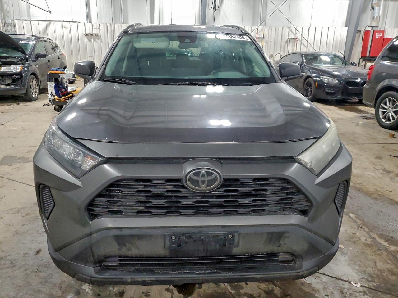 2019 TOYOTA RAV4 LE photo 9