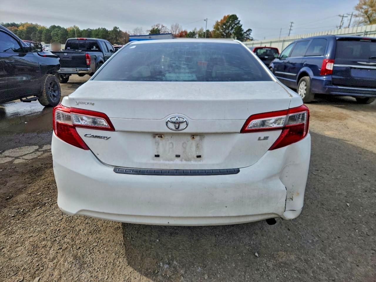 2013 TOYOTA CAMRY L photo 6
