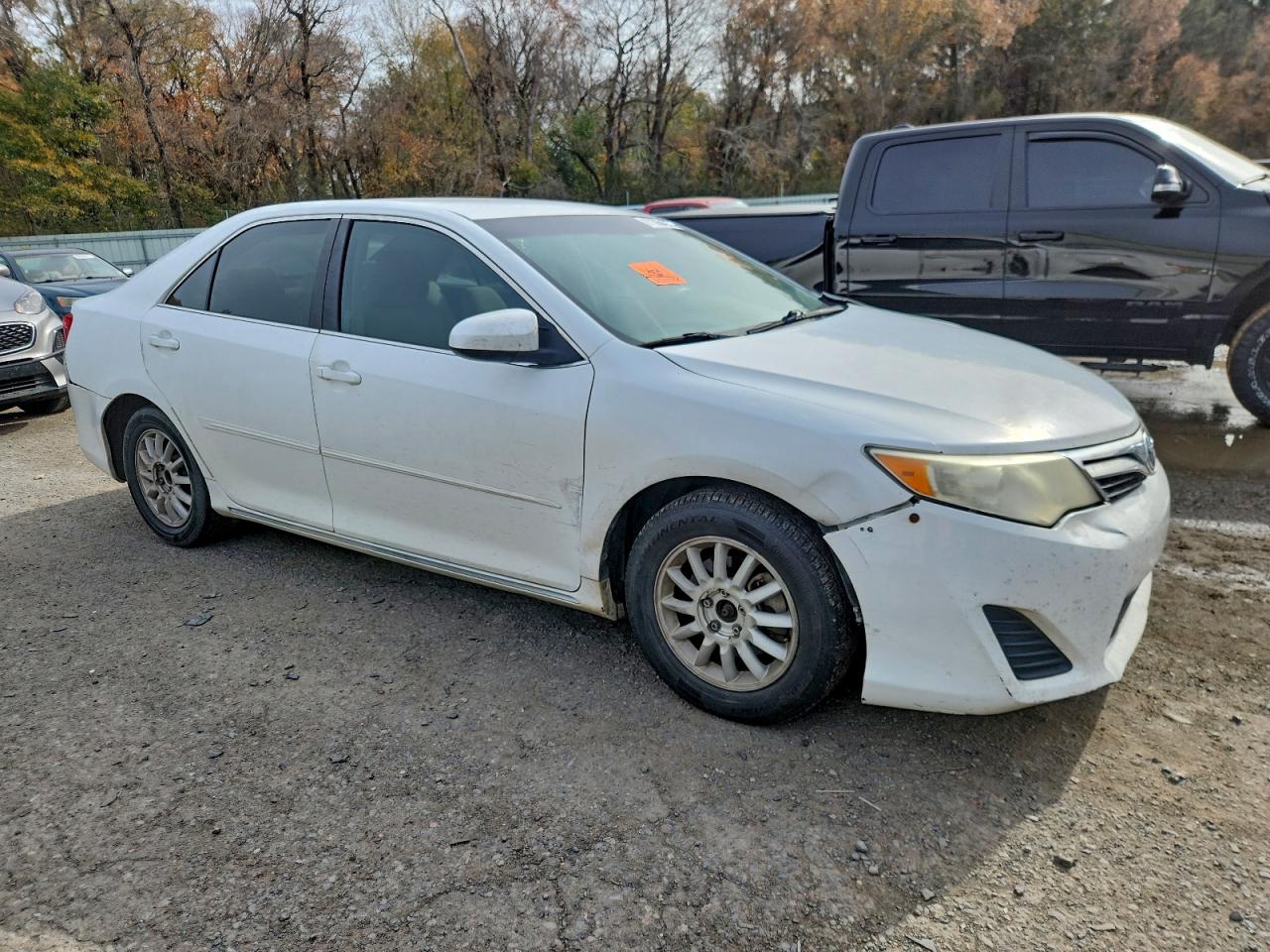 2013 TOYOTA CAMRY L photo 4