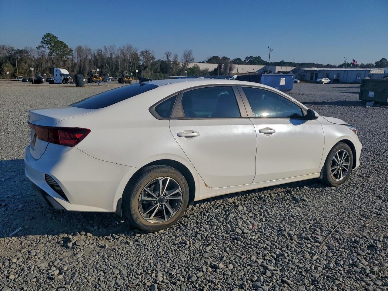 2024 KIA FORTE LX photo 3