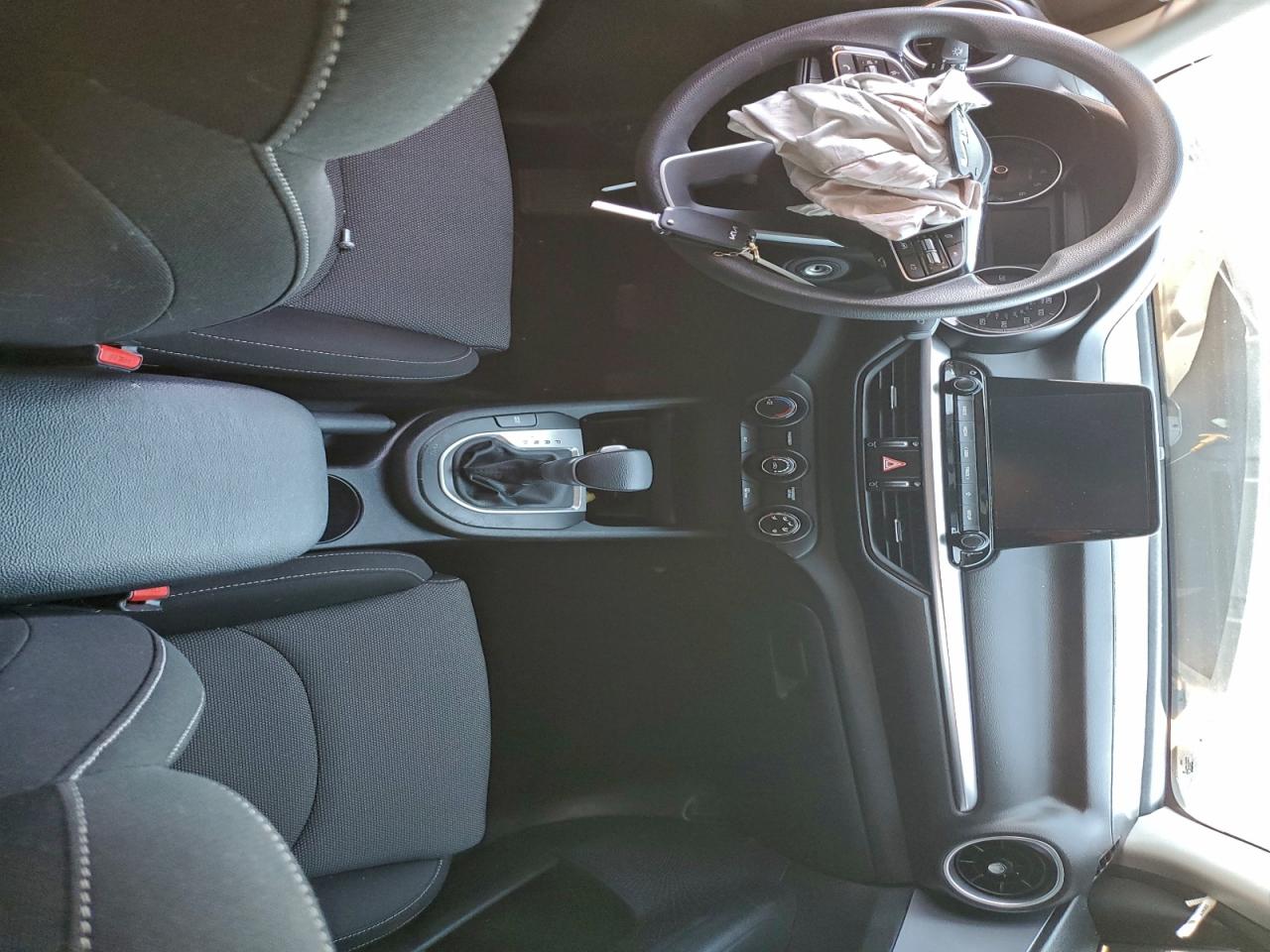 2023 KIA FORTE LX photo 8