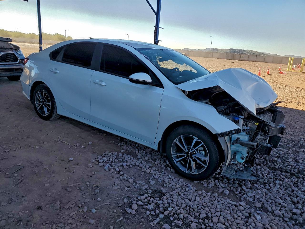 2023 KIA FORTE LX photo 4