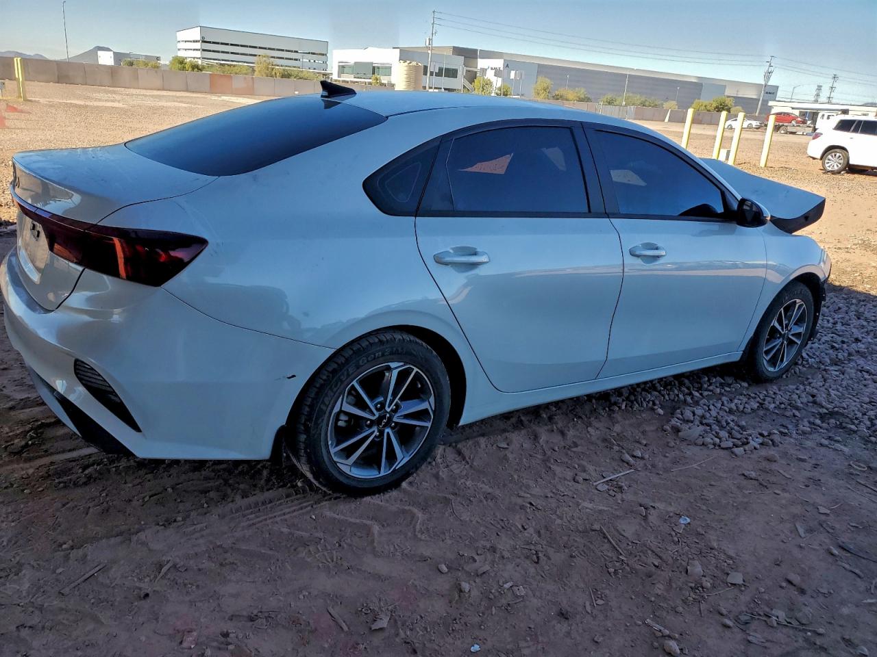 2023 KIA FORTE LX photo 3