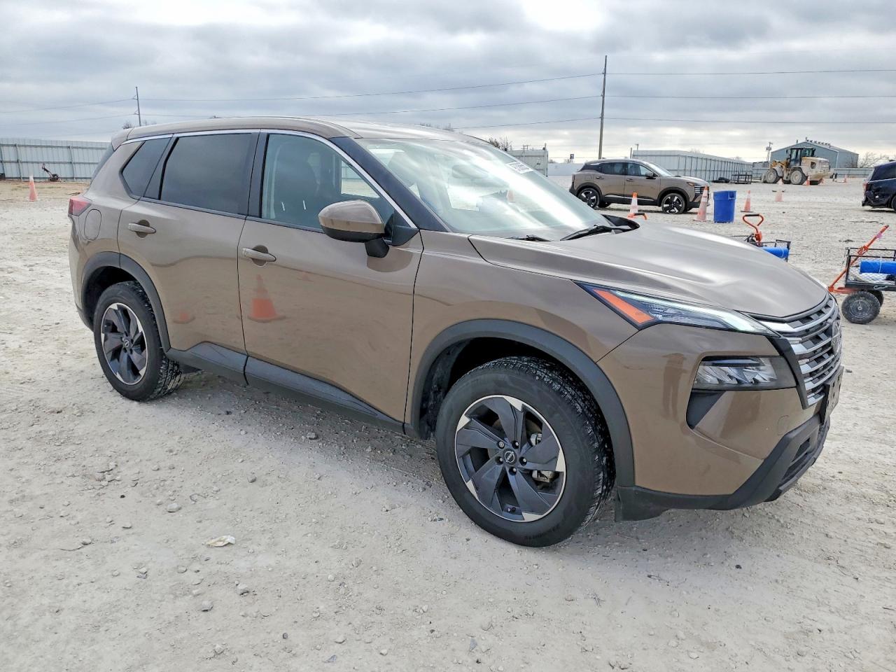 2024 NISSAN ROGUE SV photo 4