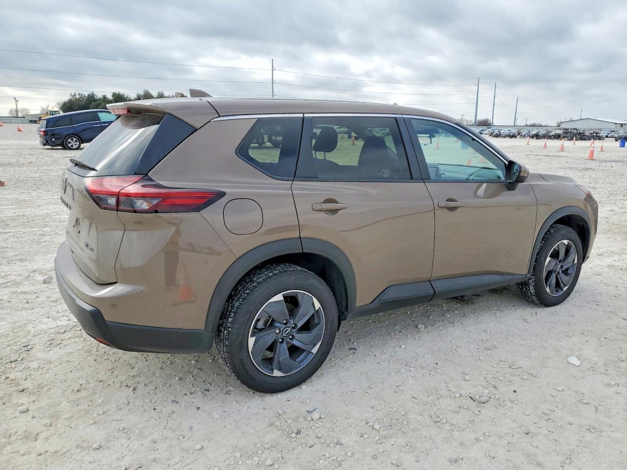 2024 NISSAN ROGUE SV photo 3