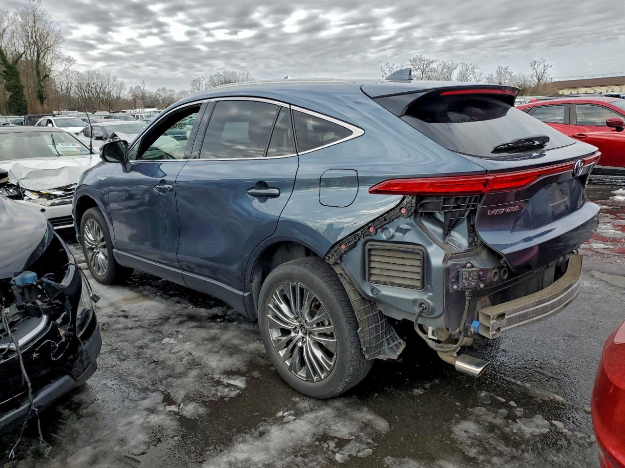 2021 TOYOTA VENZA LE photo 2