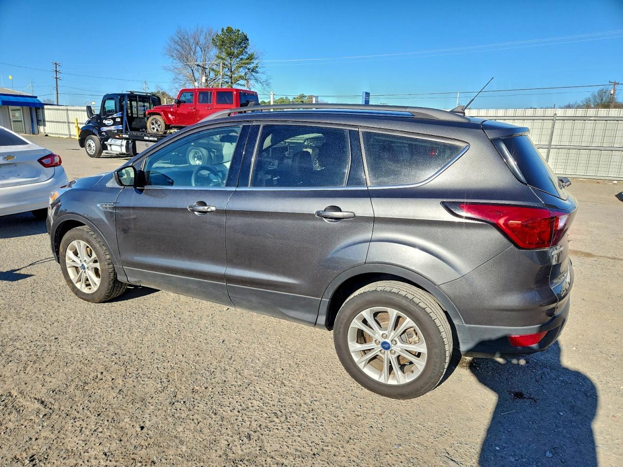 2019 FORD ESCAPE SEL photo 2