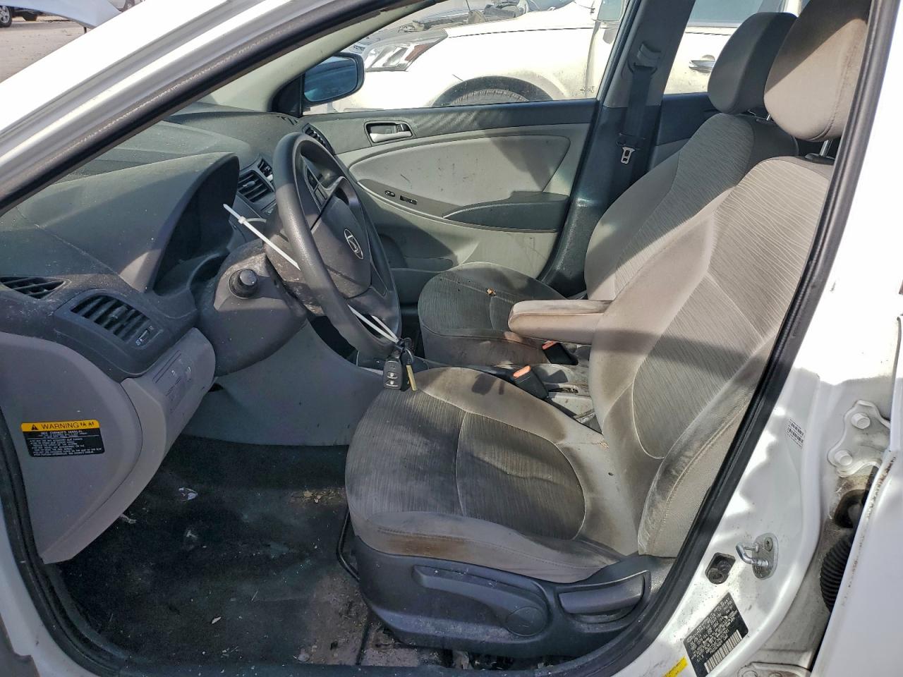 2017 HYUNDAI ACCENT SE photo 7