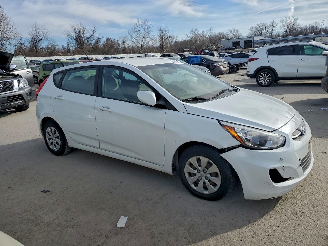 2017 HYUNDAI ACCENT SE photo 4