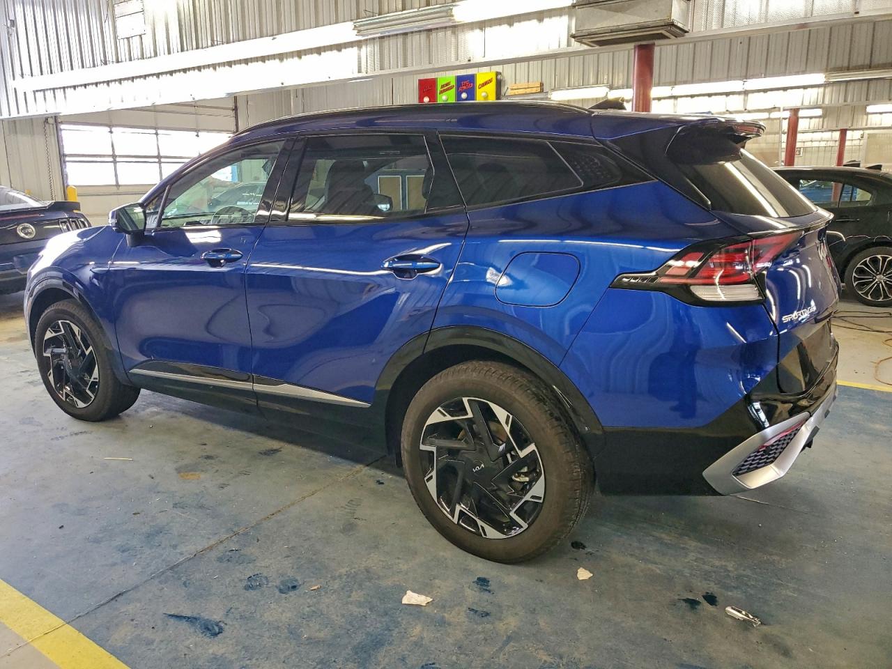 2025 KIA SPORTAGE SX PRESTIGE photo 2
