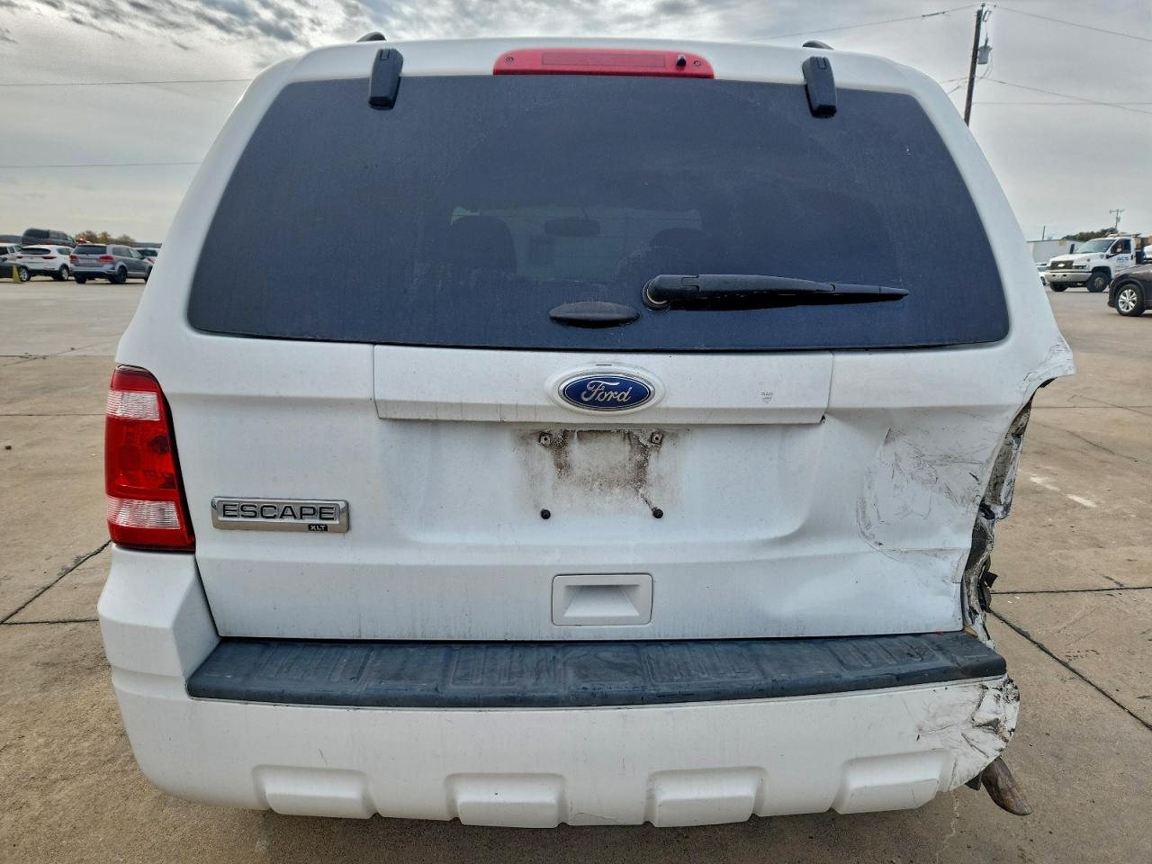 2011 FORD ESCAPE XLT photo 6