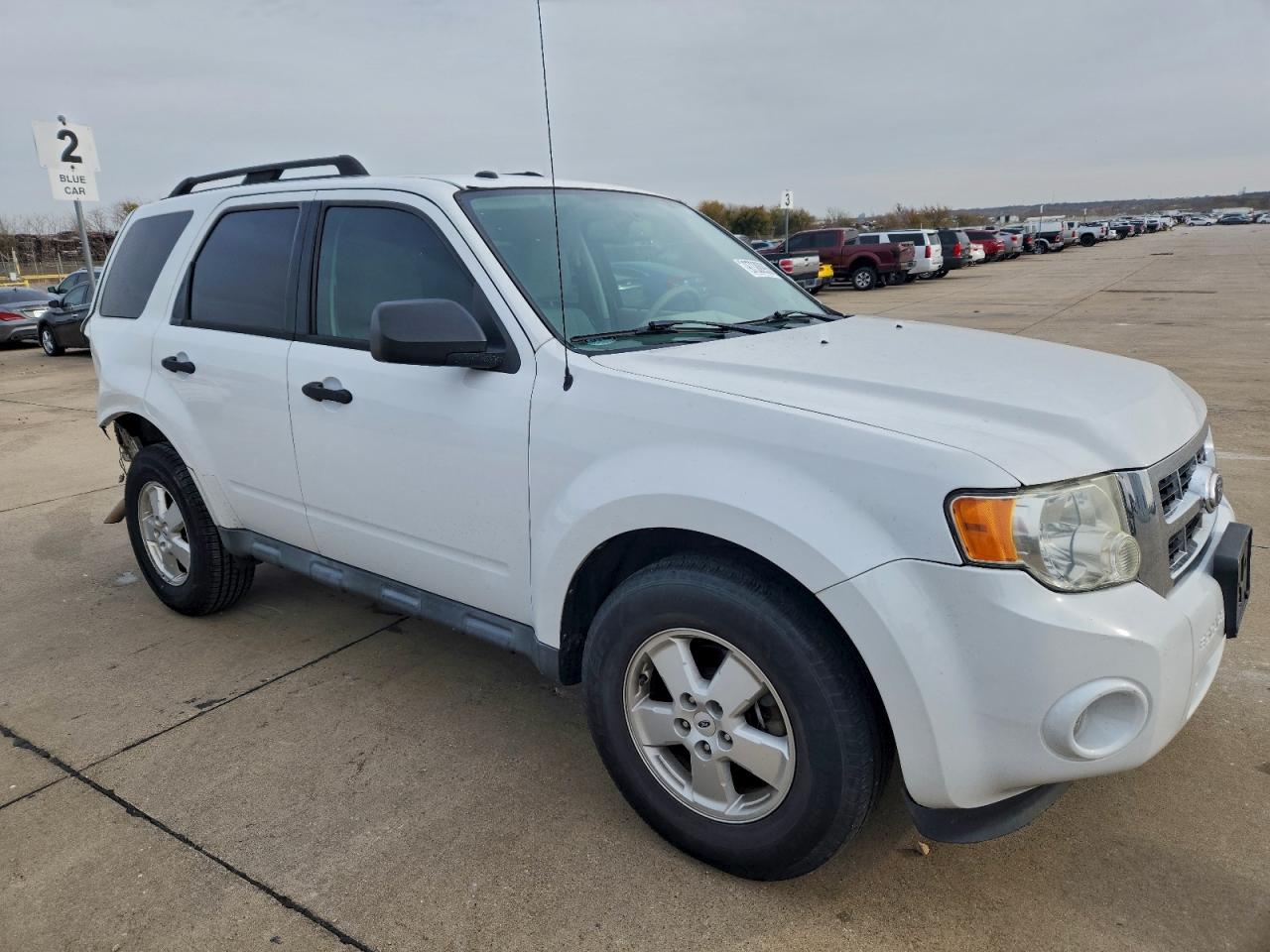 2011 FORD ESCAPE XLT photo 4