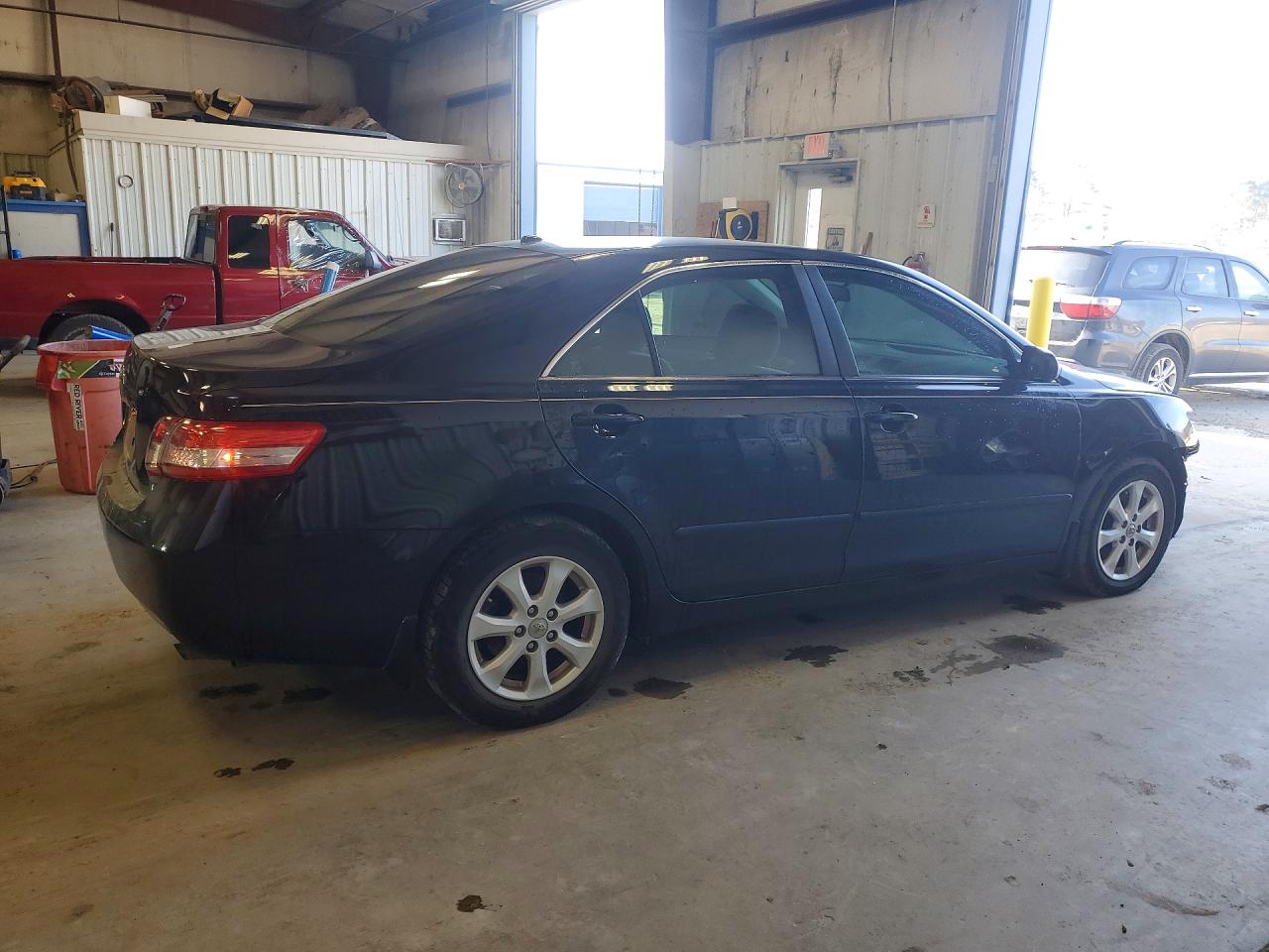 2011 TOYOTA CAMRY BASE photo 5