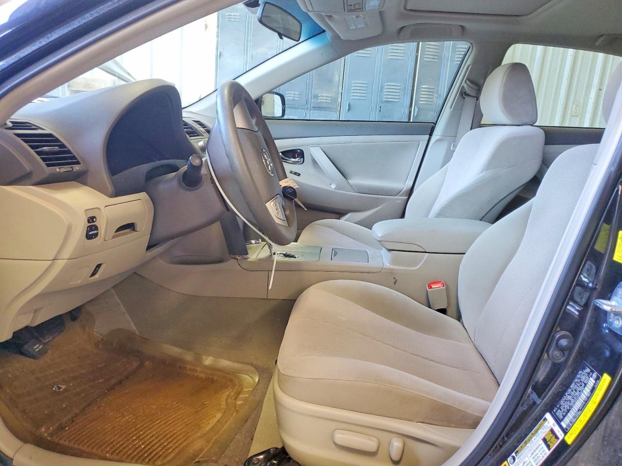2011 TOYOTA CAMRY BASE photo 13