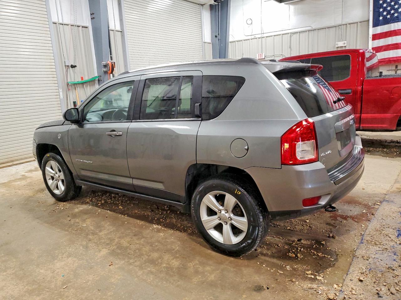 2012 JEEP COMPASS LATITUDE photo 2