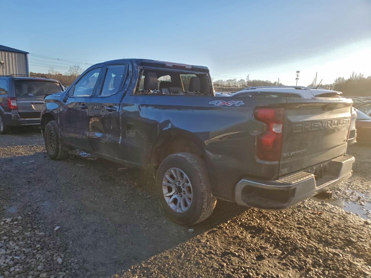 2019 CHEVROLET SILVERADO K1500 LT photo 4