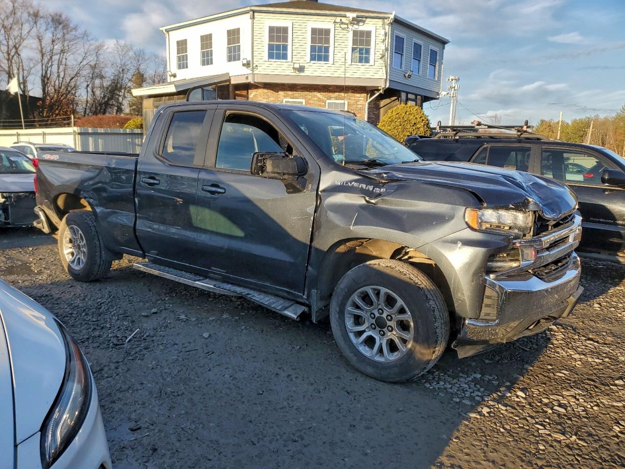 2019 CHEVROLET SILVERADO K1500 LT photo 10