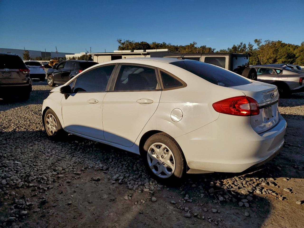 2011 FORD FIESTA SE photo 2