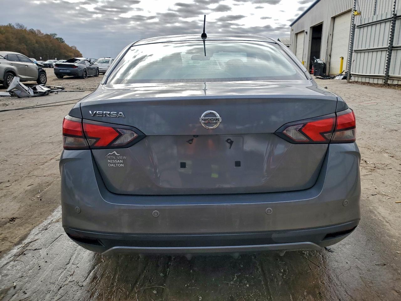 2020 NISSAN VERSA S photo 6