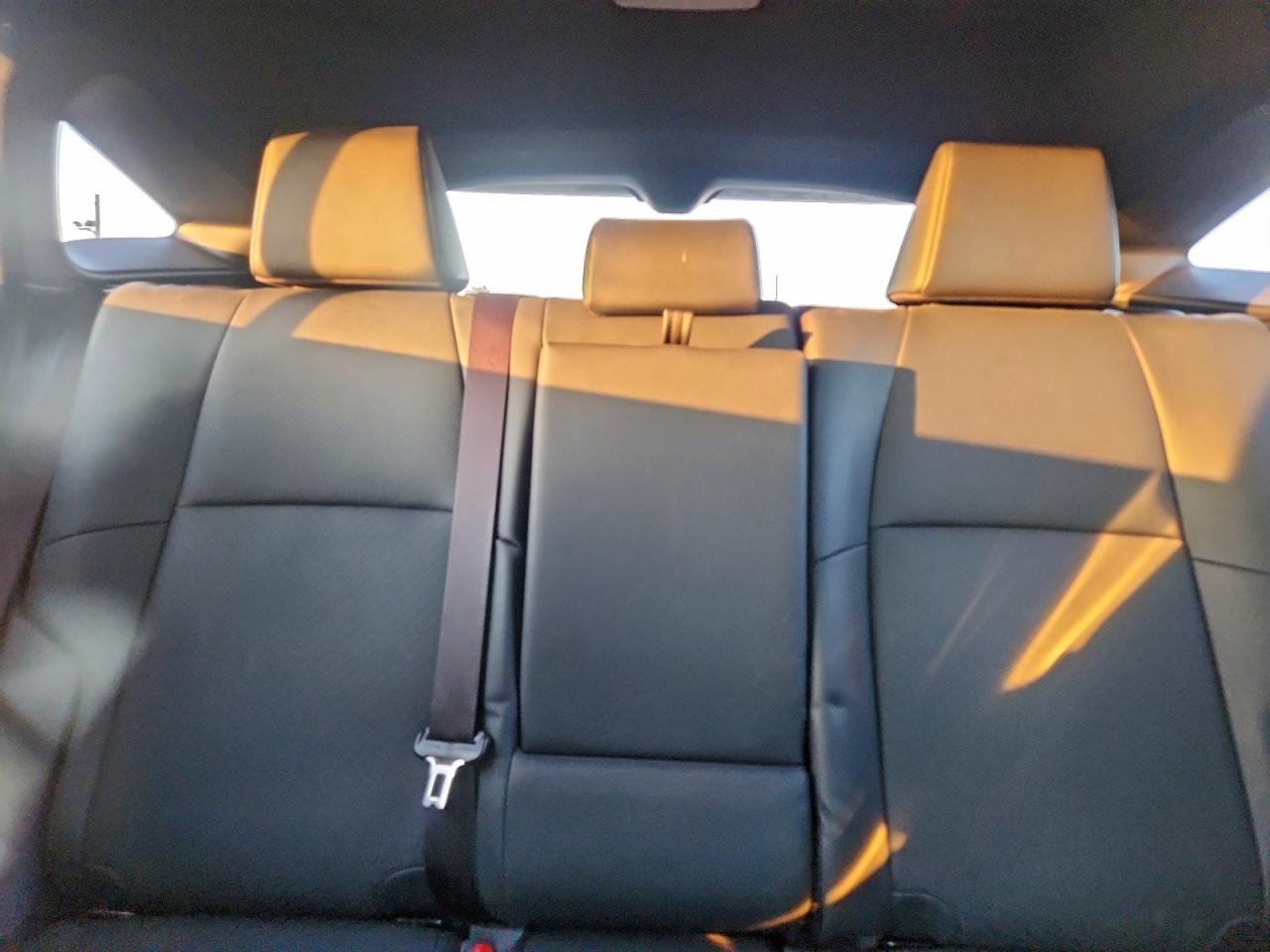 2022 TOYOTA VENZA LE photo 10
