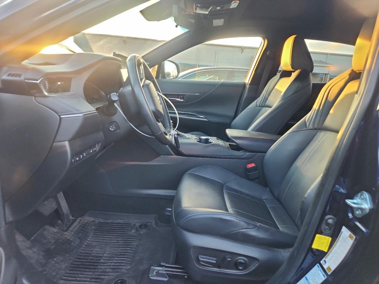 2022 TOYOTA VENZA LE photo 7