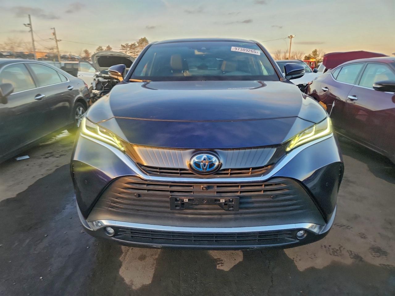 2022 TOYOTA VENZA LE photo 5