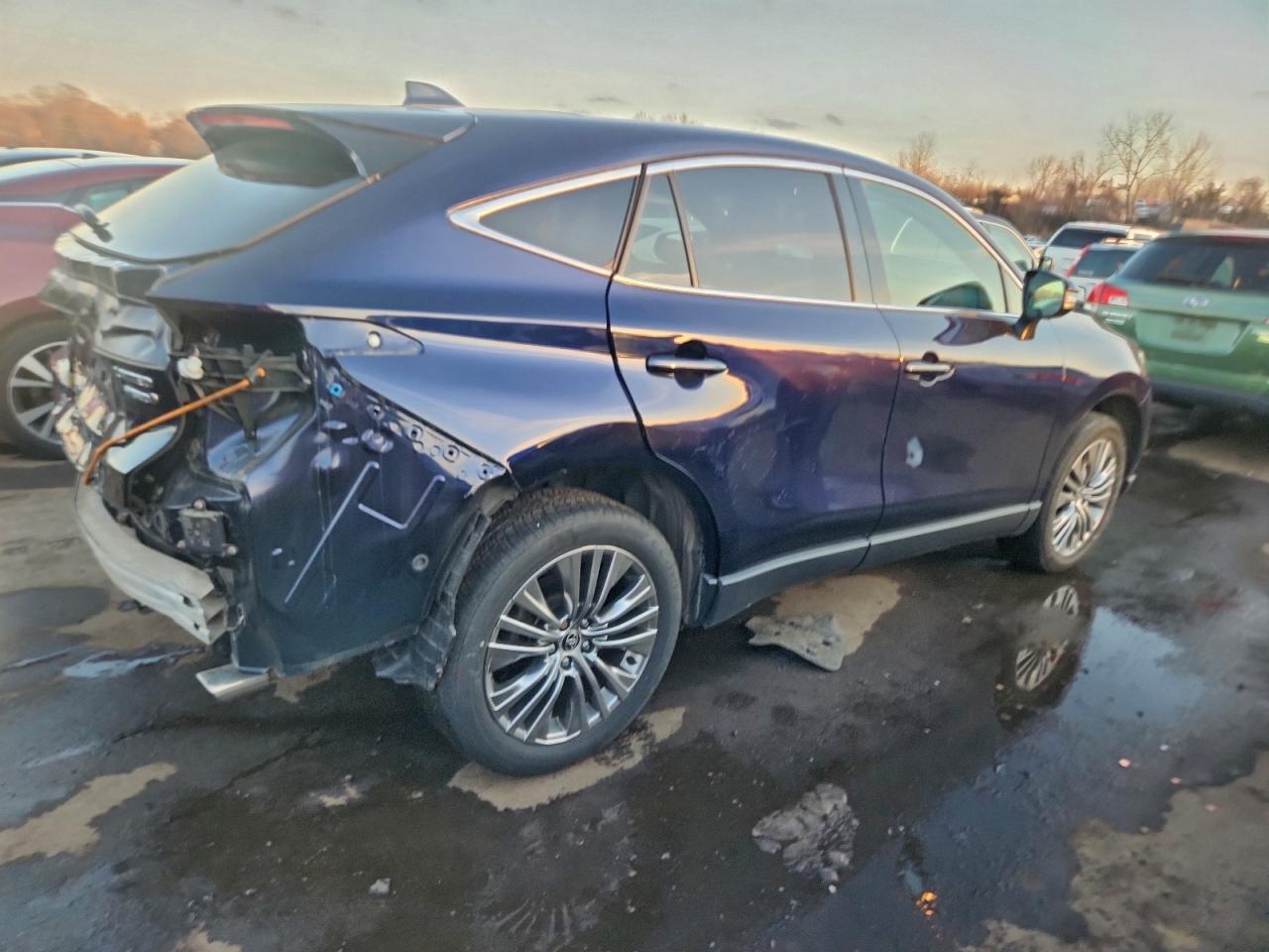 2022 TOYOTA VENZA LE photo 3