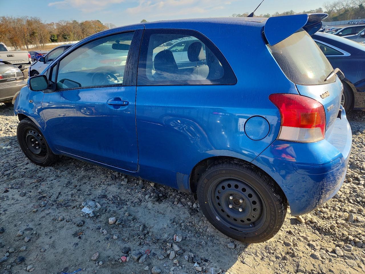 2010 TOYOTA YARIS photo 2