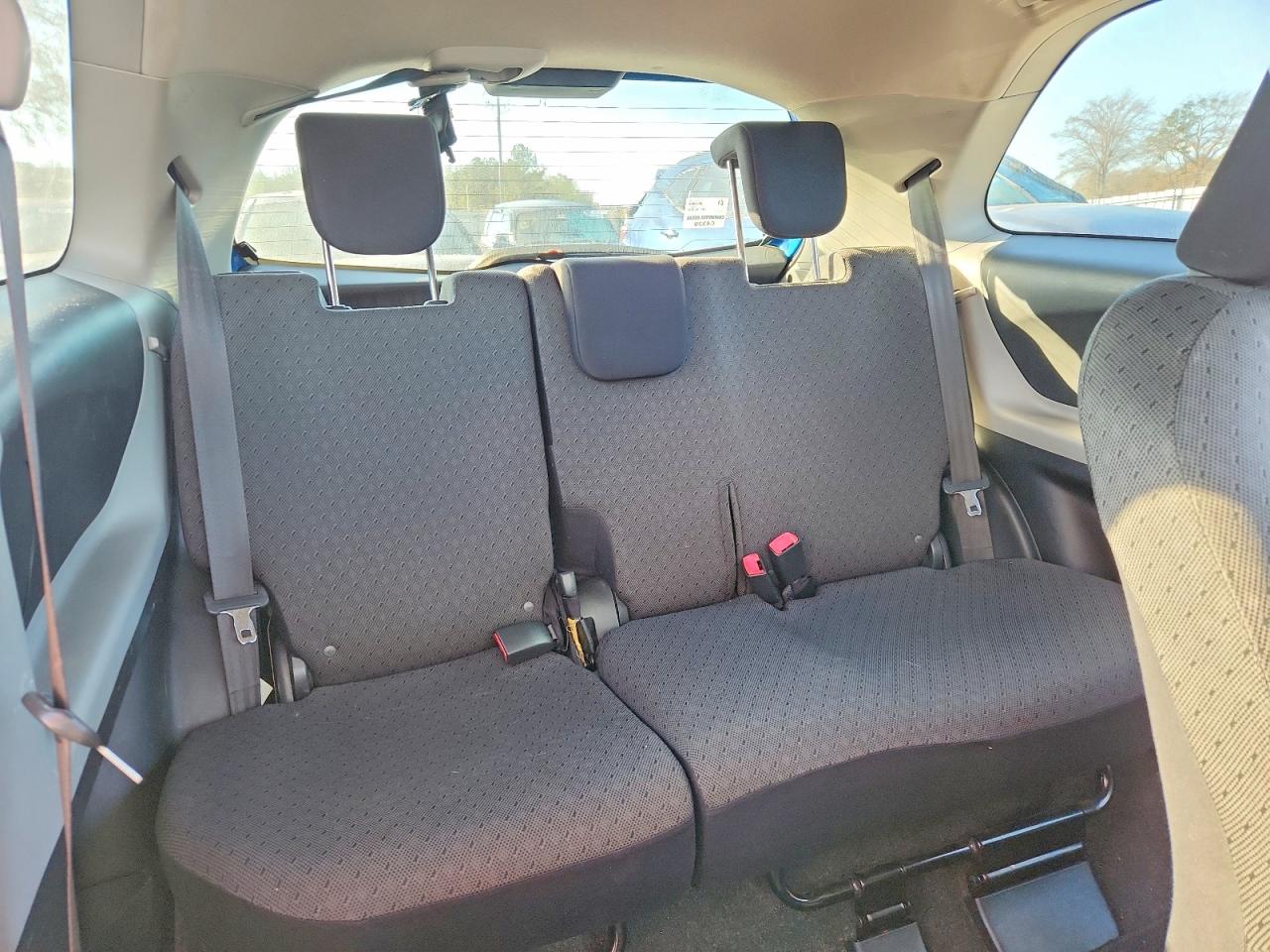 2010 TOYOTA YARIS photo 10
