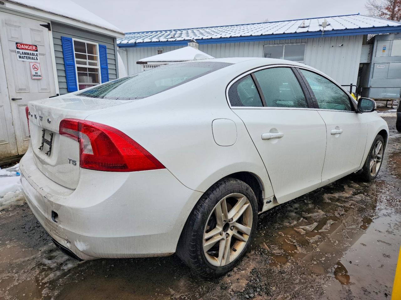 2014 VOLVO S60 T5 photo 3