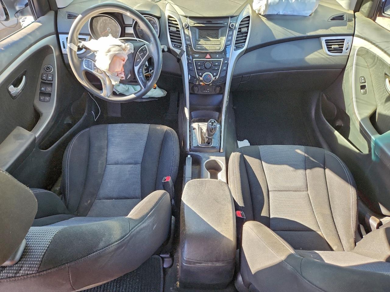 2017 HYUNDAI ELANTRA GT photo 15