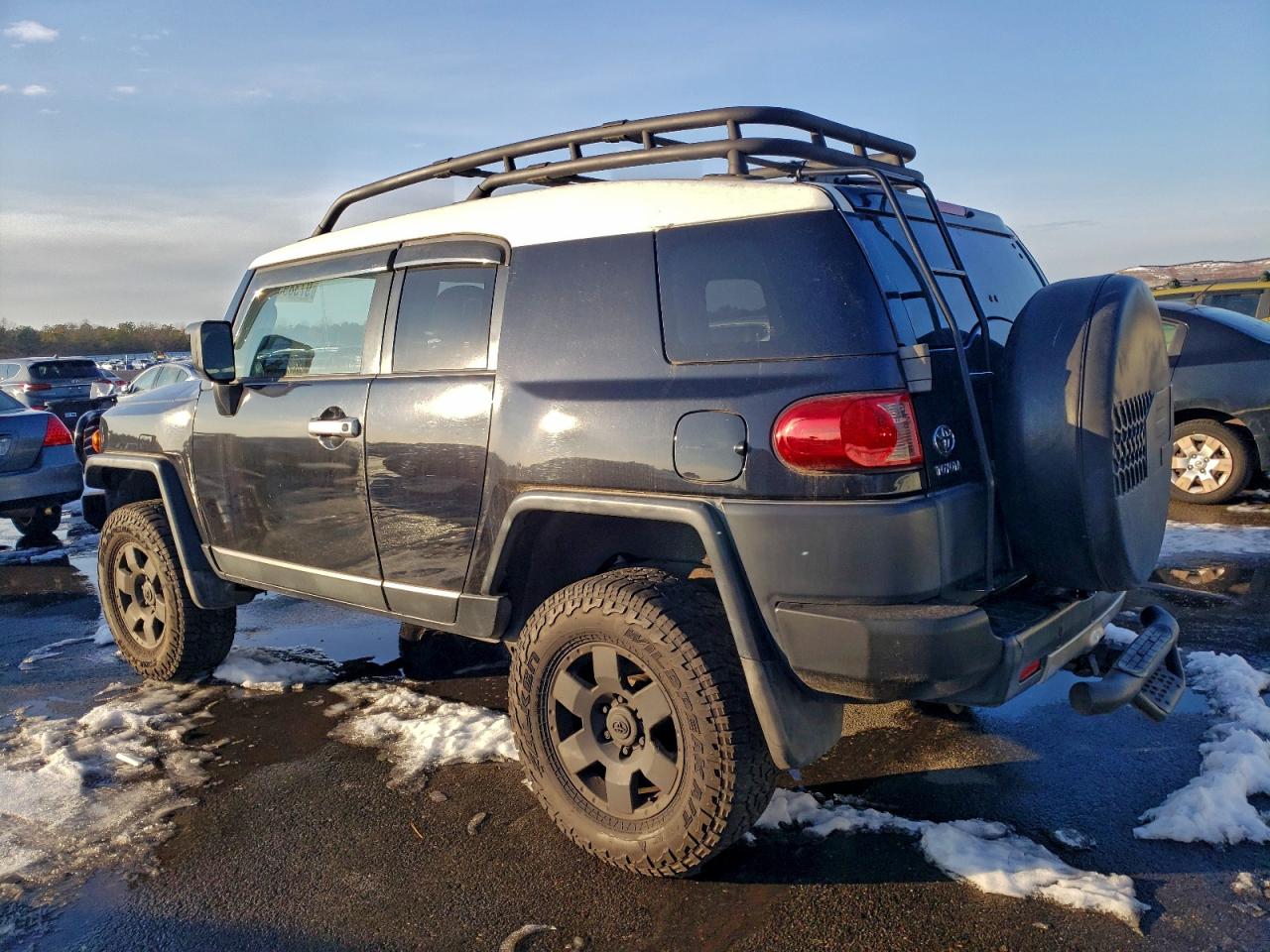 2007 TOYOTA FJ CRUISER photo 2