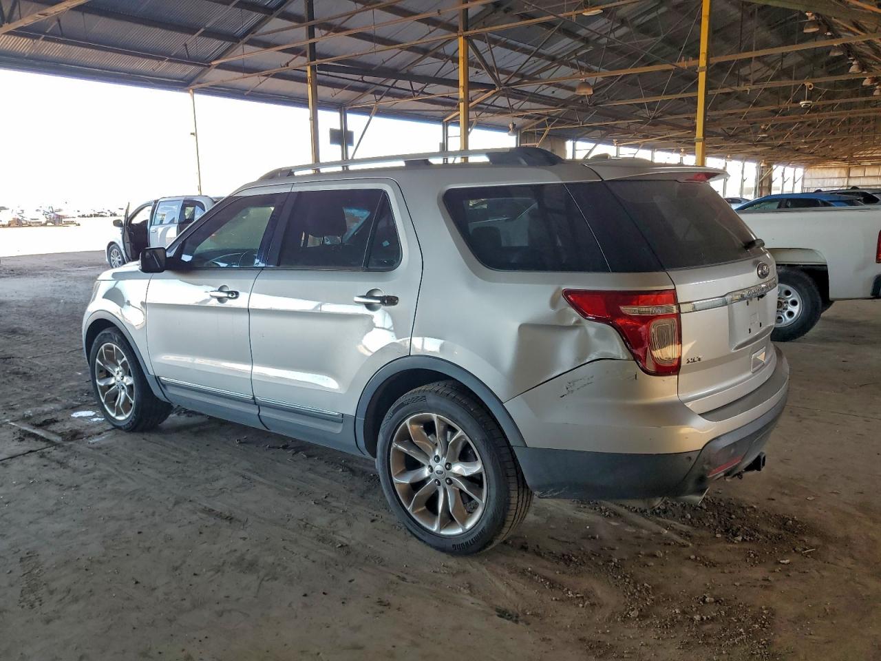 2014 FORD EXPLORER XLT photo 2