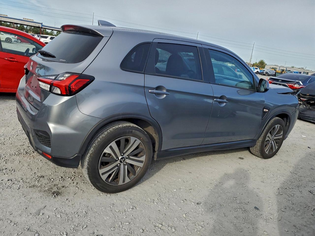 2024 MITSUBISHI OUTLANDER SPORT S/SE photo 3