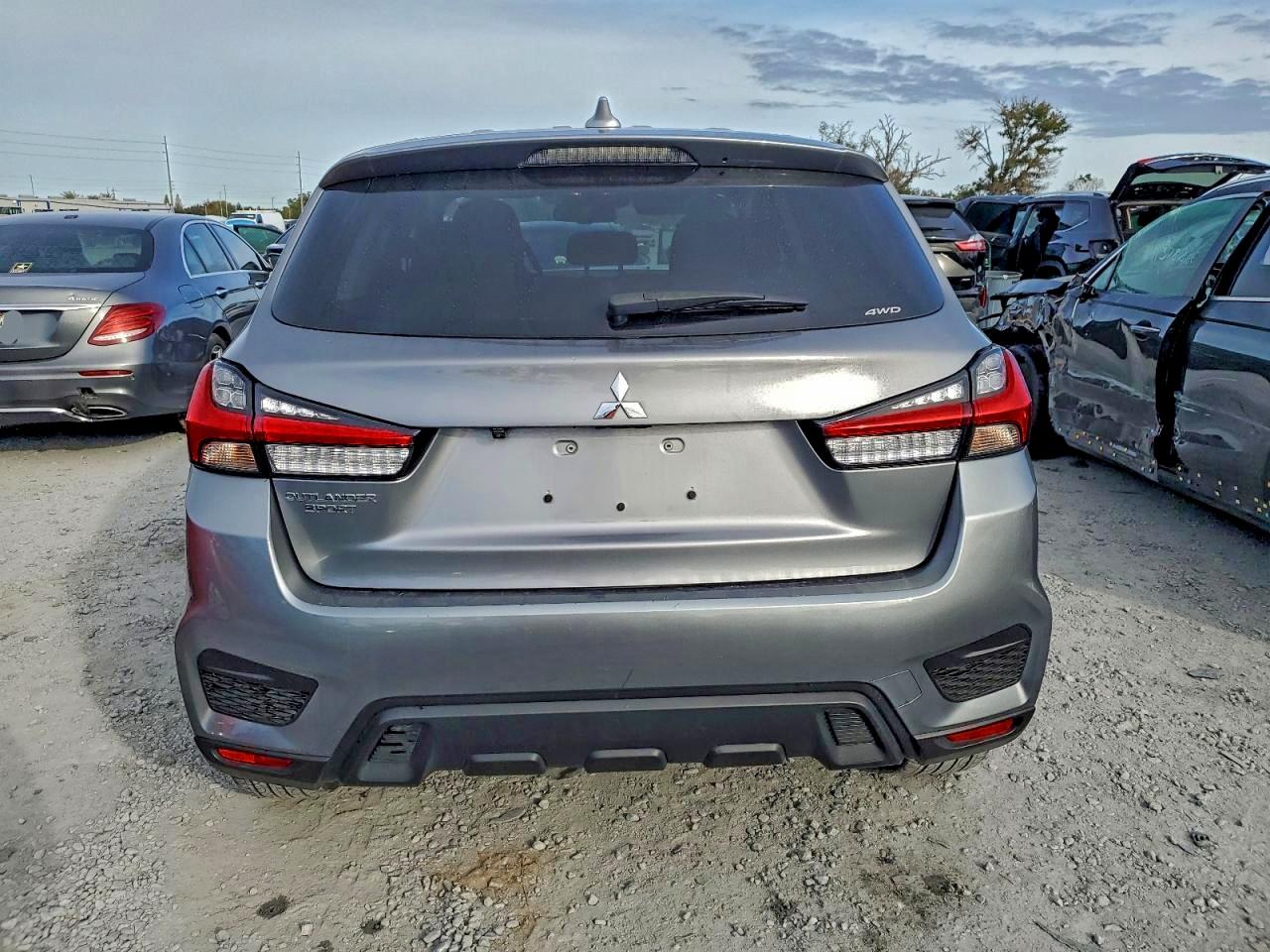2024 MITSUBISHI OUTLANDER SPORT S/SE photo 6