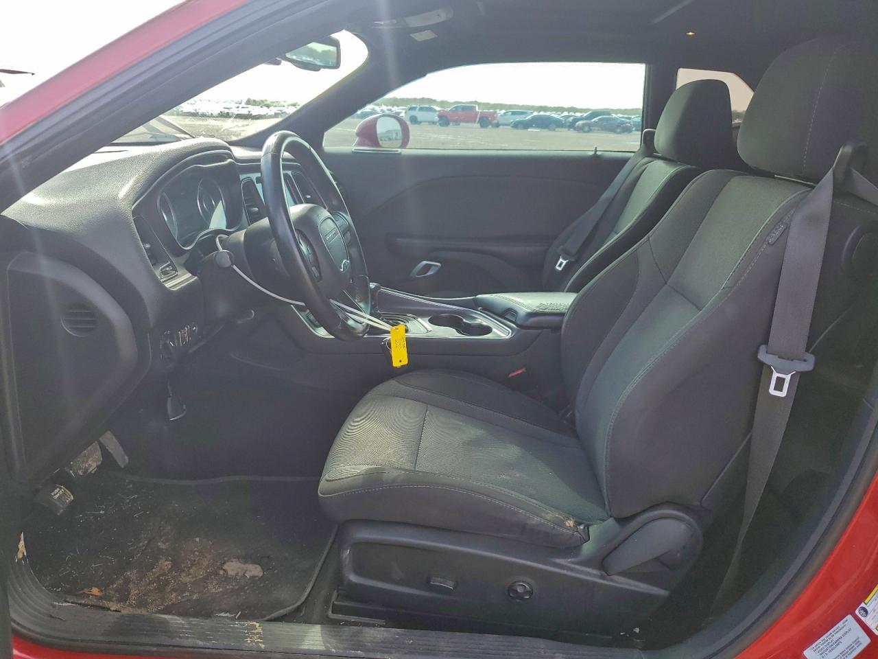 2016 DODGE CHALLENGER SXT photo 7