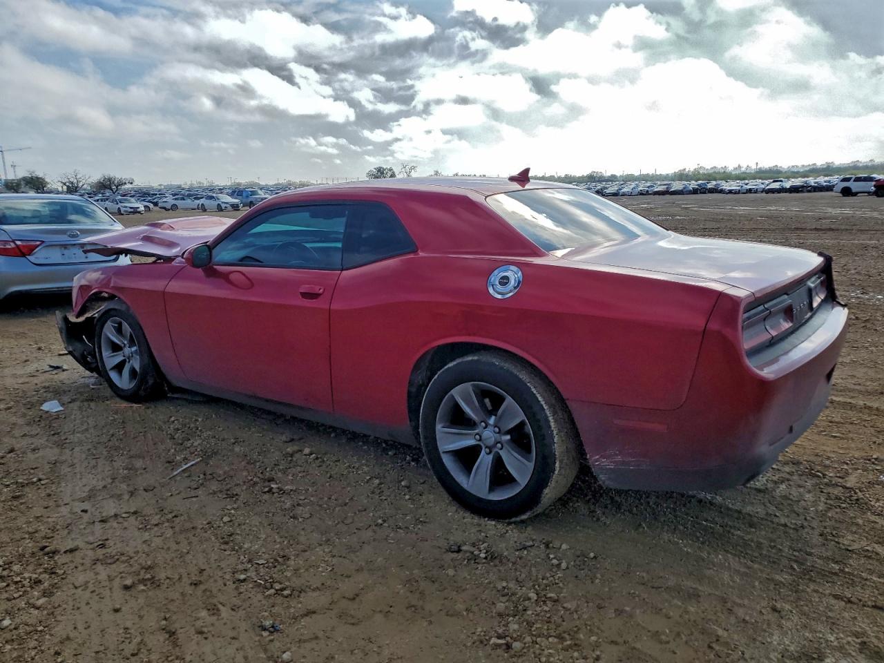 2016 DODGE CHALLENGER SXT photo 2