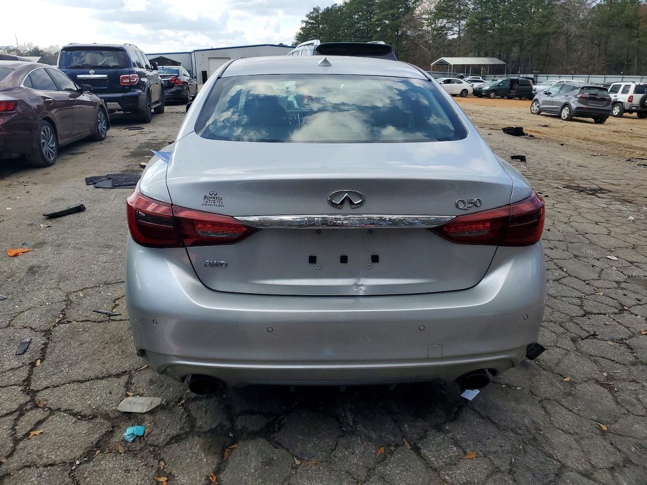2018 INFINITI Q50 LUXE photo 6