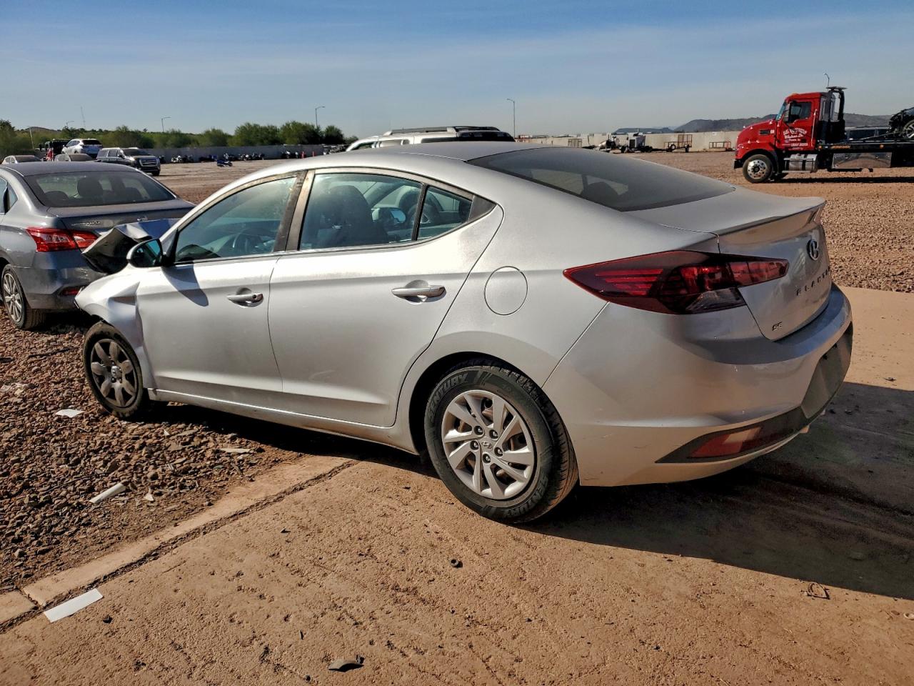 2019 HYUNDAI ELANTRA SE photo 2
