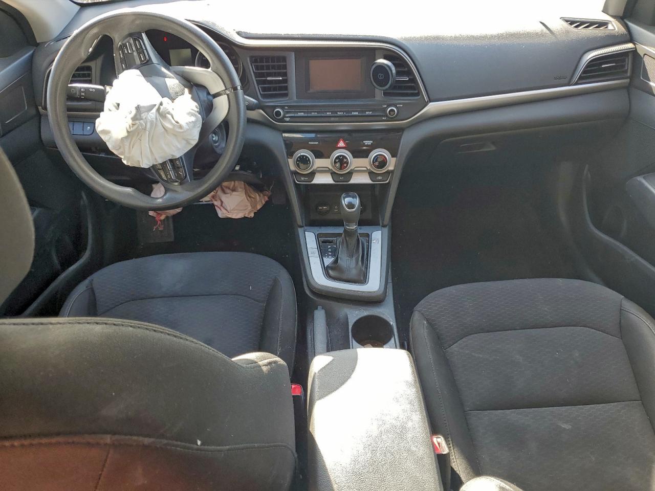 2019 HYUNDAI ELANTRA SE photo 8