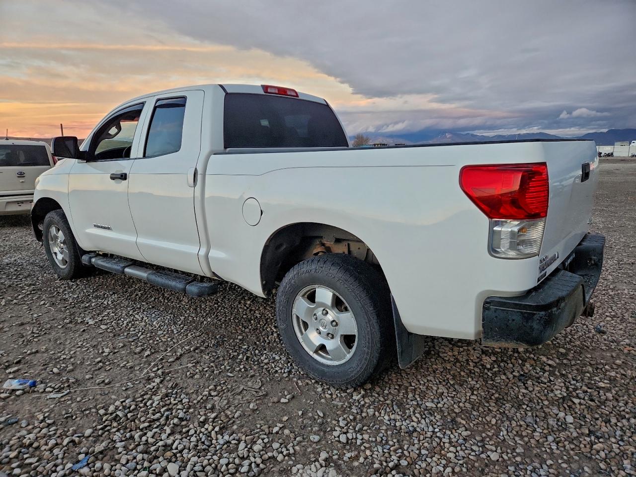 2010 TOYOTA TUNDRA DOUBLE CAB SR5 photo 2